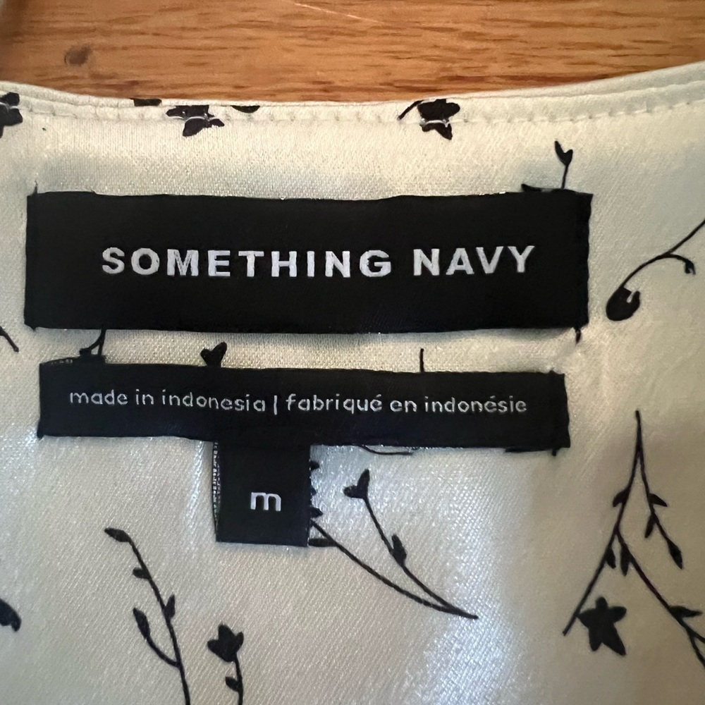 Something Navy Butter Yellow & Navy Floral Satin Camisole - Picture 3 of 6